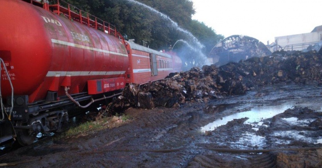 Пожарный поезд станции Черняховск тушил склады в городе Советске