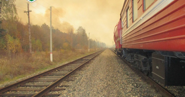 Пожарные поезда ведомственной охраны железнодорожного транспорта Российской Федерации задействованы в ликвидации ЧС в Рязанской области.