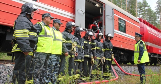 Пожарный поезд филиала ФГП ВО ЖДТ России на Октябрьской железной дороге принял участие в учениях на Валдае
