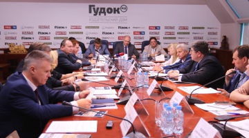 Участие в работе круглого стола