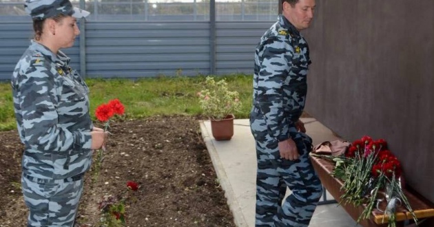 Открытие мемориальной доски в память Соломко Александра Павловича - начальника стрелковой команды - заместителя начальника Таманского отряда Южного филиала ФГП ВО ЖДТ России